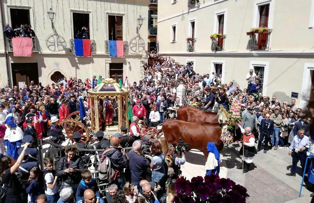 Sant Efisio Host-1